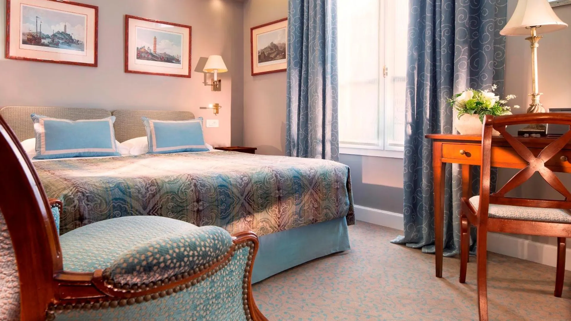 Hotel Le Relais Saint Honore Paris