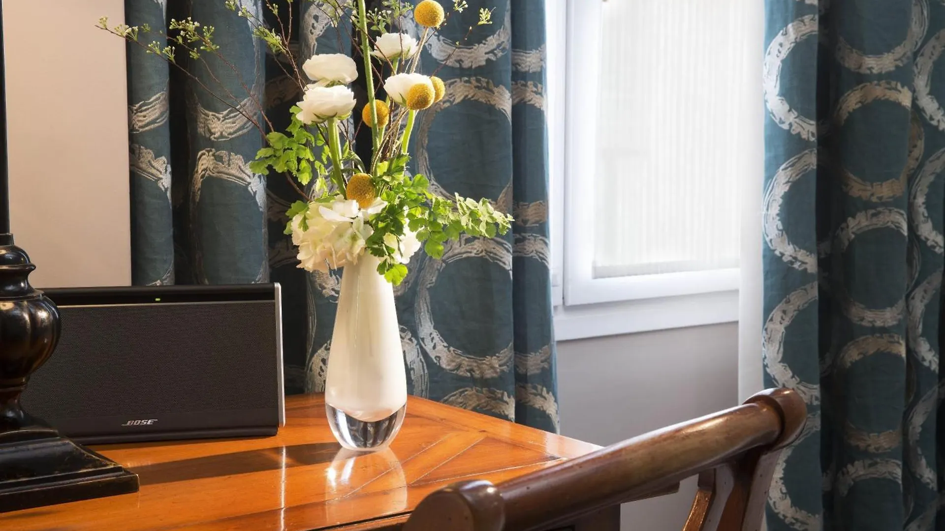 Le Relais Saint Honore Hotel